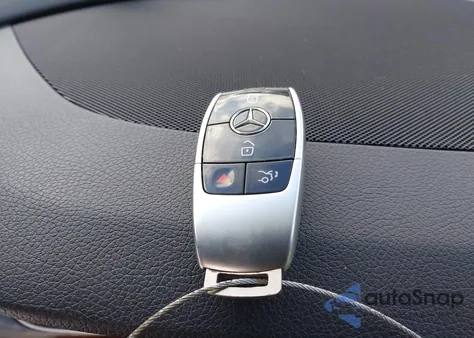 2018 Mercedes-Benz E 300 from USA, damaged, VIN WDDZF4JBXJA393181